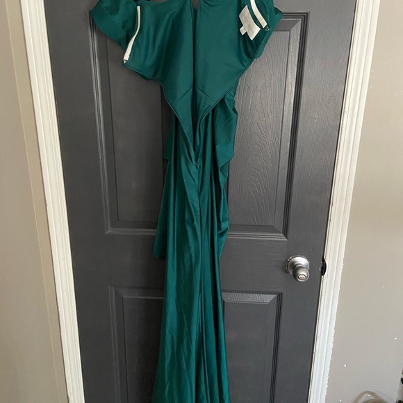 Emerald off the should dress - Picture 2 of 2